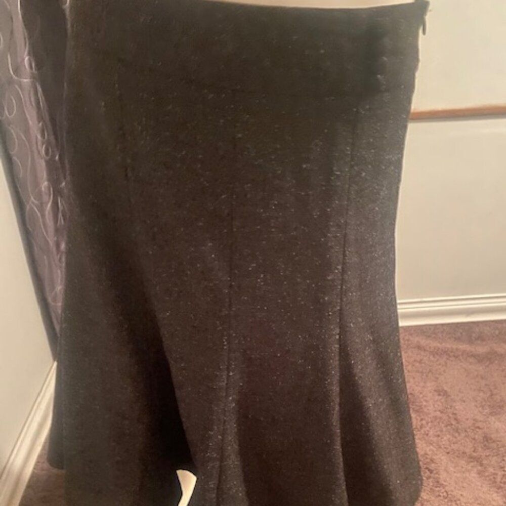 George Me Design by Mark Eisen Black/Gray Tweed pleated bottom skirt, size 14
